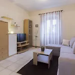 شقة Tina زادار