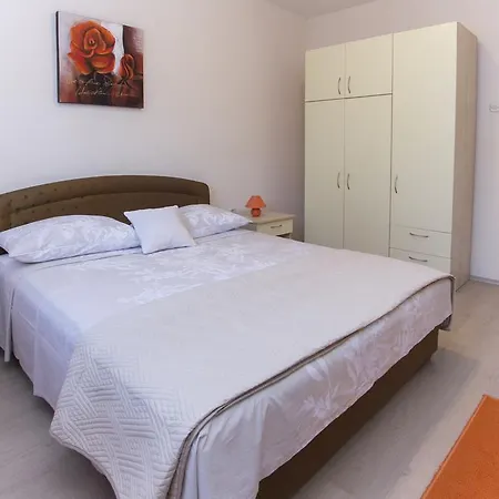 Tina Apartment *